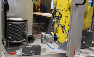 Roboty przemysłowe na Wydziale Mechaniczno-Technologicznym Politechniki Rzeszowskiej w Stalowej Woli